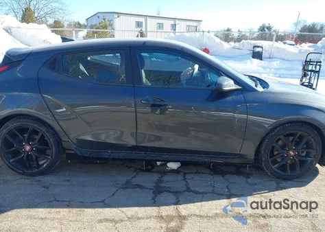 2020 Hyundai Veloster Turbo R-Spec z USA, uszkodzony, nr VIN KMHTH6AB9LU021091